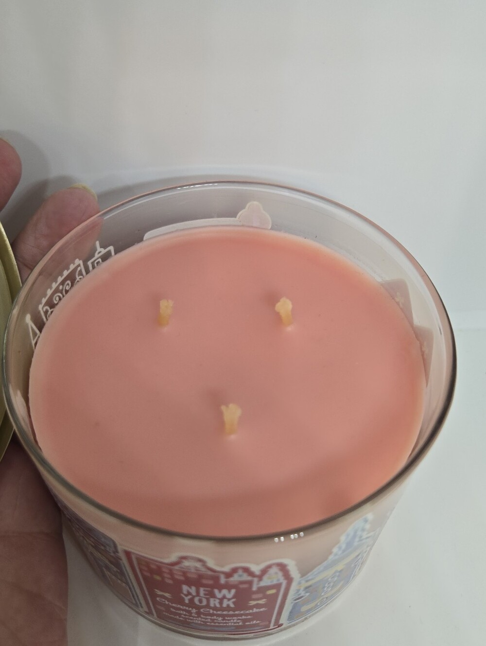 Bath & Body Works New York Cherry Cheesecake Scented Candle - Pink - Picture 2 of 4